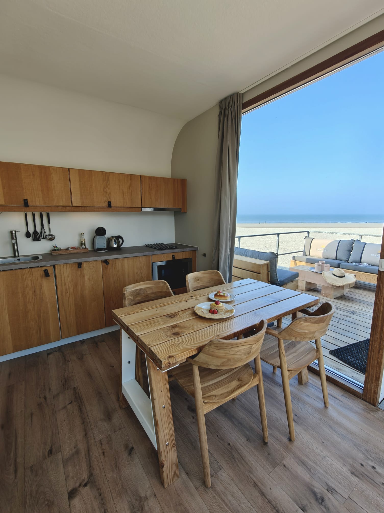 Strandhuisje in Nieuwvliet, Zeeland – zeezicht, foto 1